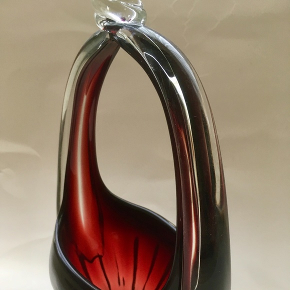 Hand made blown glass basket candy basket glass basket with handle - Picture 3 of 7